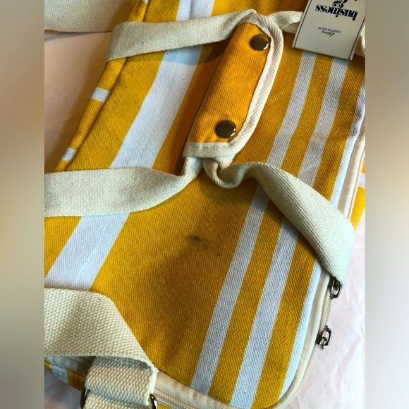 Mustard Insulated Picnic Basket - Picture 5 of 5